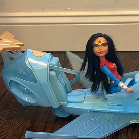 DC Super Hero Girls Wonder Woman & Invisible Jet Dolls 19.0 inches tall - Picture 12 of 17